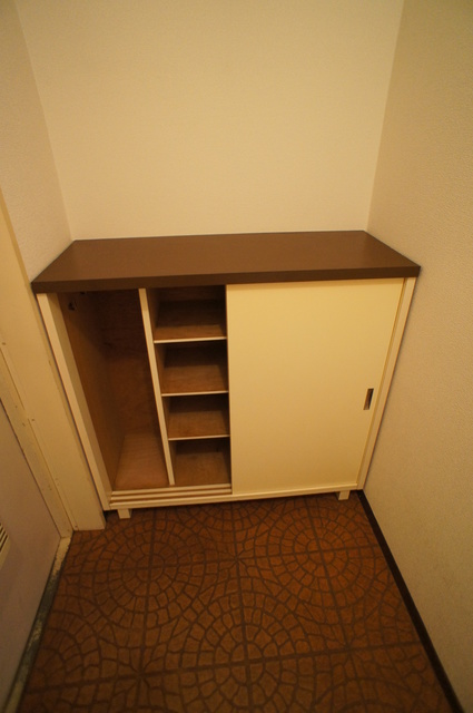 アネックス本郷0103号室 玄関