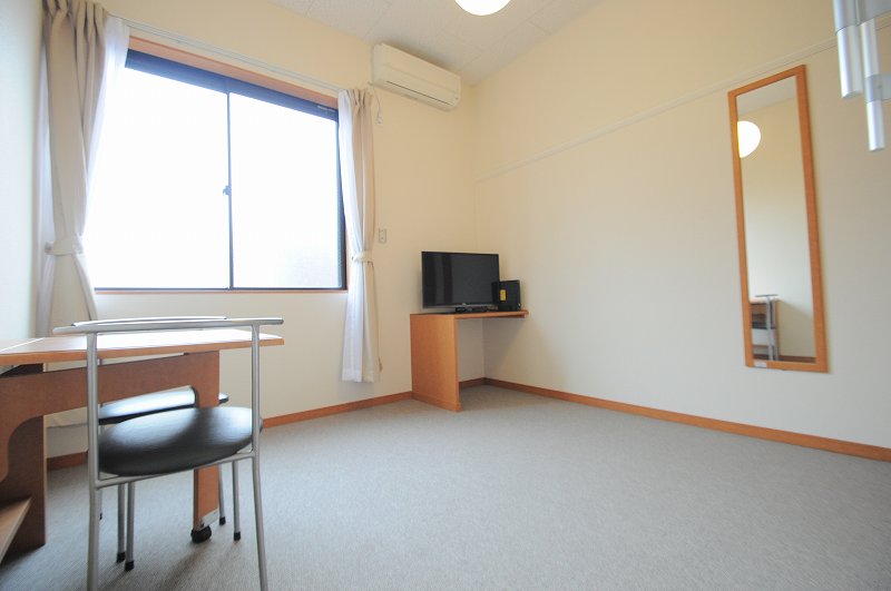 レオパレスハート１ リビング