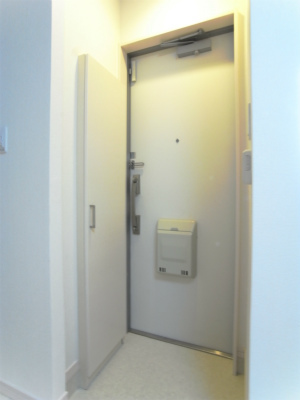 リブリ・たんぽぽ1階 玄関