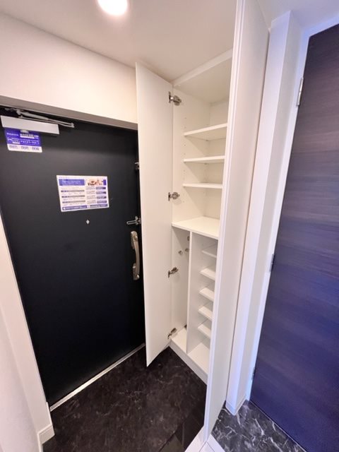 レジディア三軒茶屋Ⅲ3階 収納