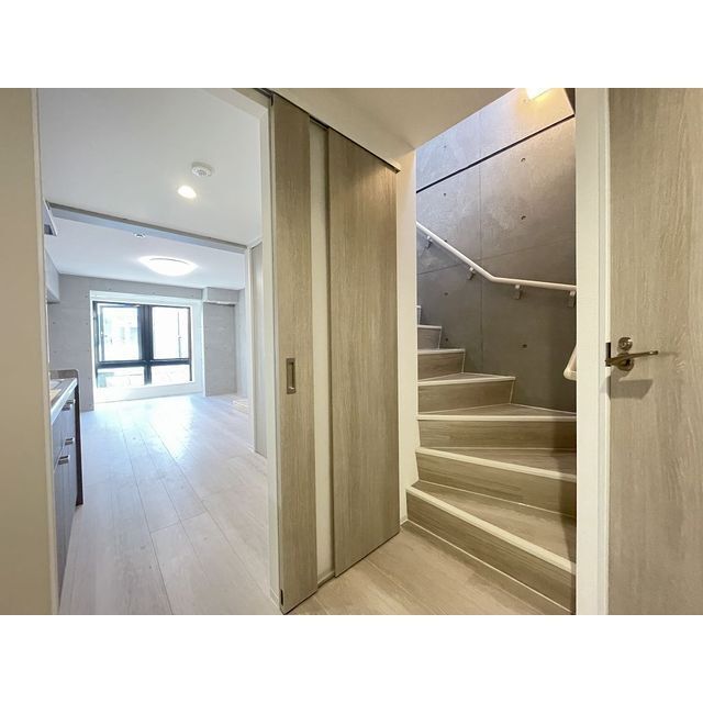 ソルフィー金町202号室 3階への階段