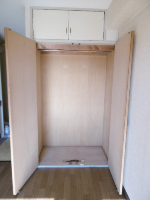 エスポワール西八 収納