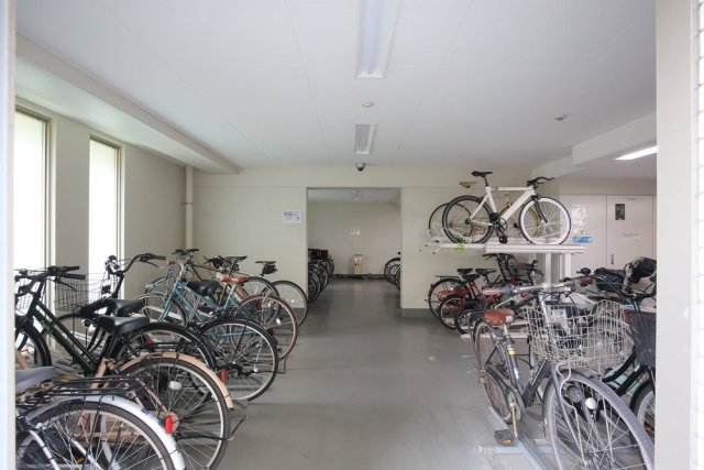 ルーブル両国8階 駐輪場