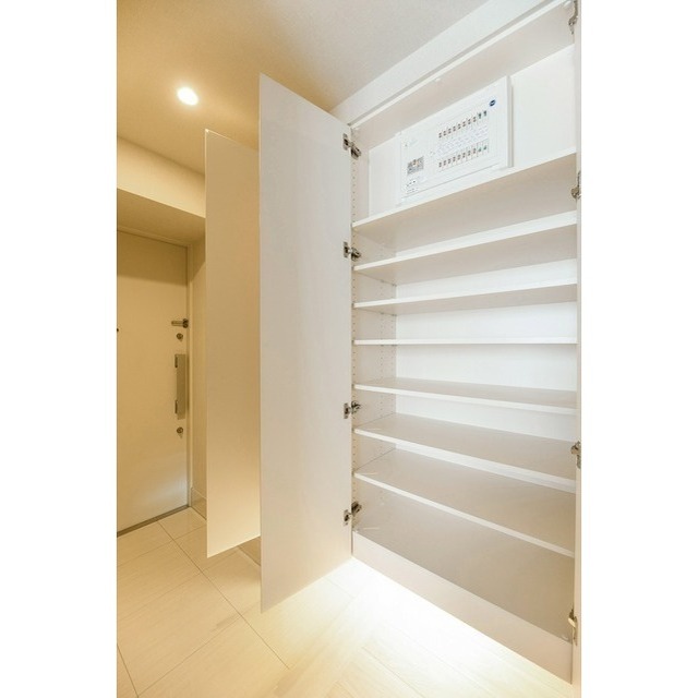 ドゥーエ西馬込0301号室 玄関