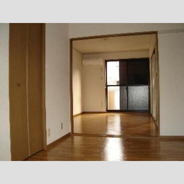 ジュネスハイム　弐番館 洋室(エアコン付)