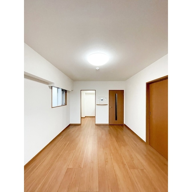 アーバハイツ六町環七北通り0703号室 リビング