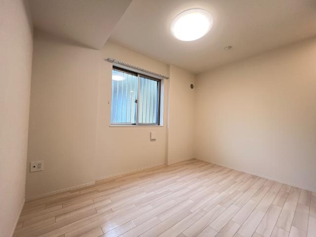 ノイエプルーシア 洋室