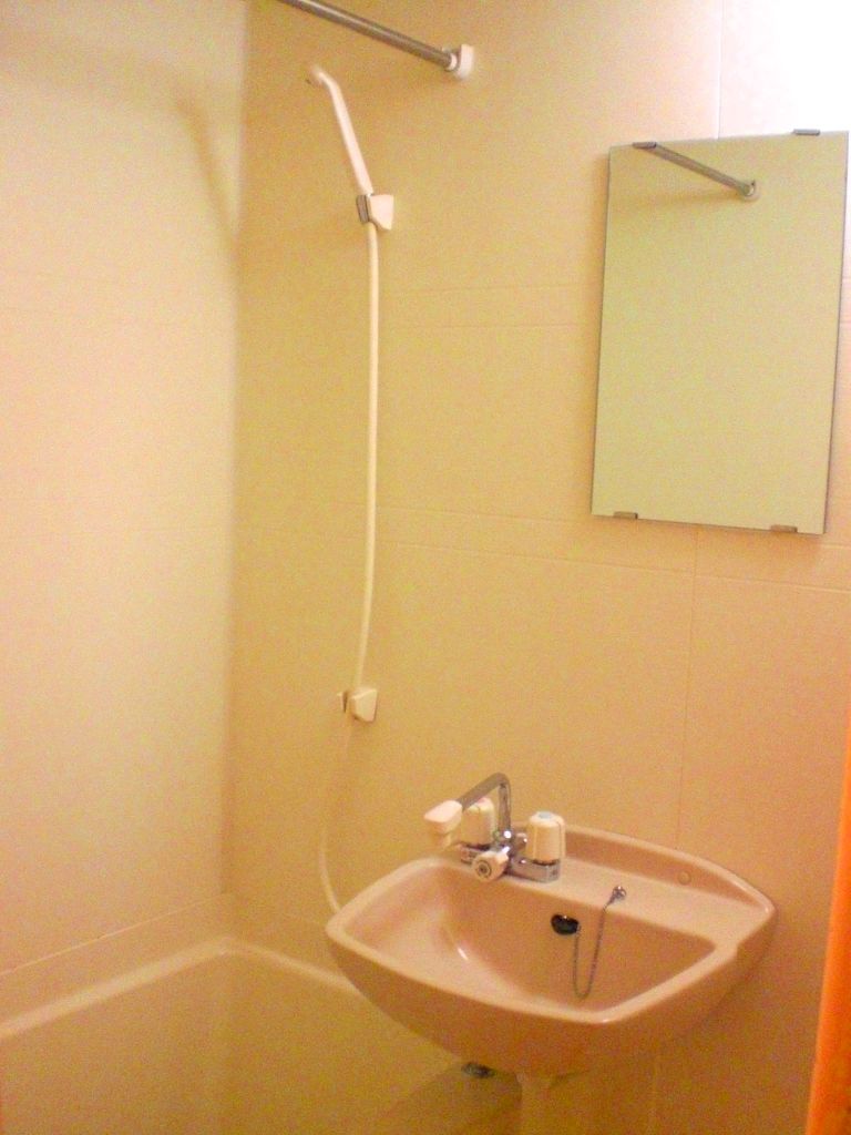 レオパレス今泉109号室 ある時はお風呂、またある時は浴室乾燥機に・・・！