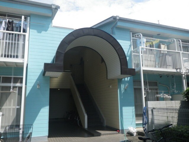 ホワイトコートカヤ2階 外観