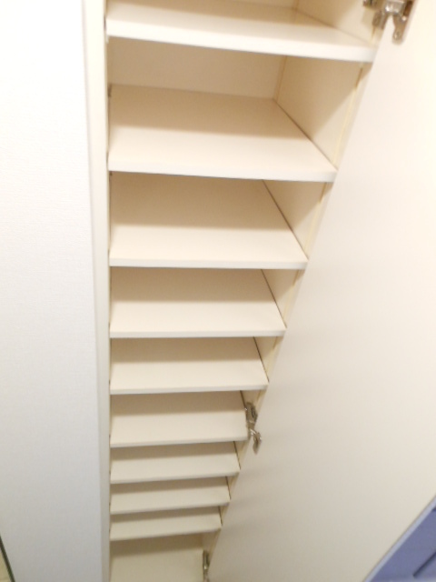 ガラ・ステージ大崎 便利な収納スペースです 外観も気になるポイント