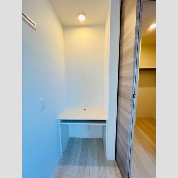 グレイス長後303号室 ワークデスク