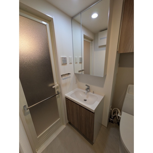 プレール・ドゥーク横濱子安206号室 内観