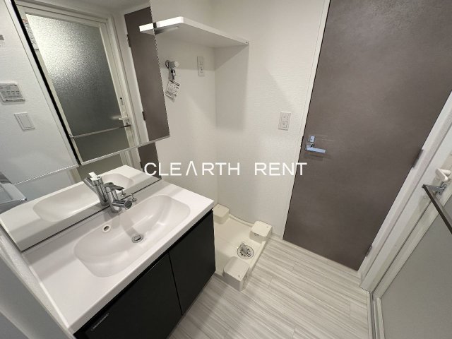 ＧＲＡＮ ＰＡＳＥＯ三宿2階 三面鏡の独立洗面台