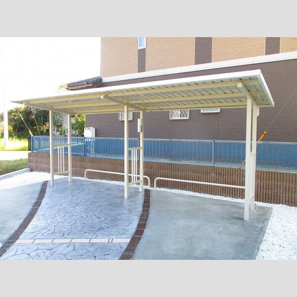 サリサ.h 駐輪場