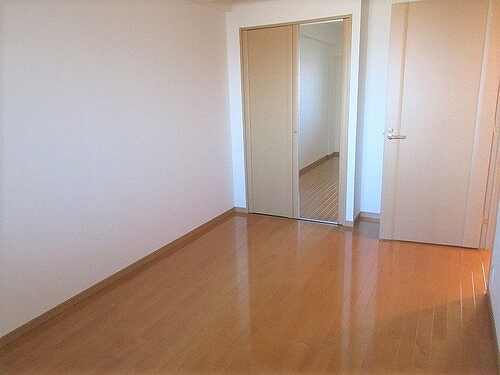 リブゼ横浜ブライトスクエア5階 同建物別部屋の参考画像