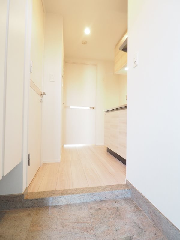 レジディア目黒Ⅳ4階 玄関