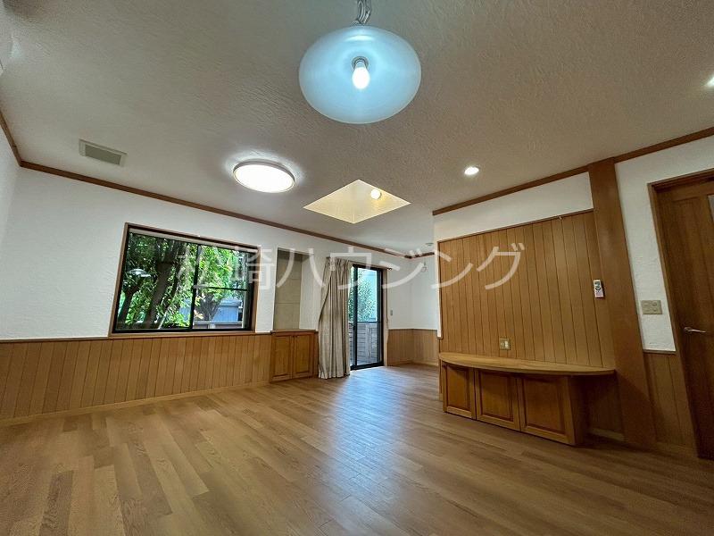 上高田1丁目50戸建 リビング