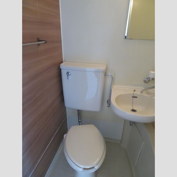 ハイツ井上　B トイレです(バス・トイレ同室タイプ)