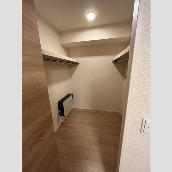 トリア　テュラー102号室 ウォークインクローゼット