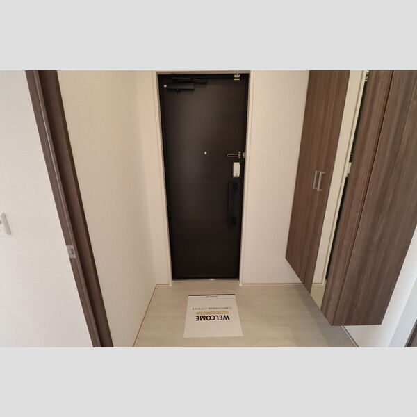 D-ROOM若草101号室 玄関