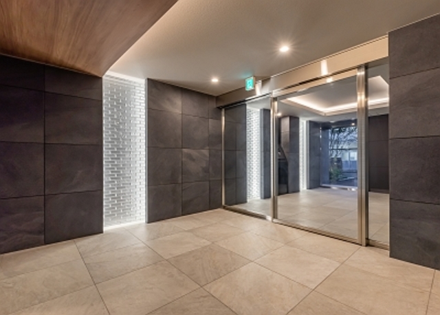 ガーラ・パークヒルズ町田1階 落ち着いたエントランスです