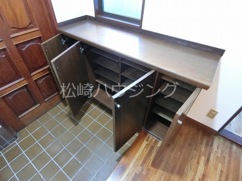 上高田1丁目9戸建 玄関