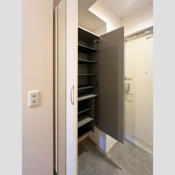 Arpage303号室 玄関