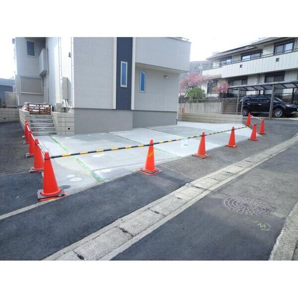 ヴィラ　ルミエール 駐車場