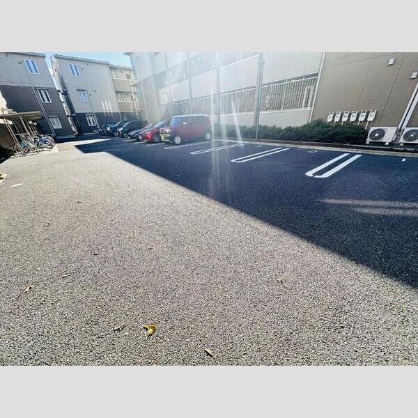 本郷の杜 ソグレ103号室 駐車場