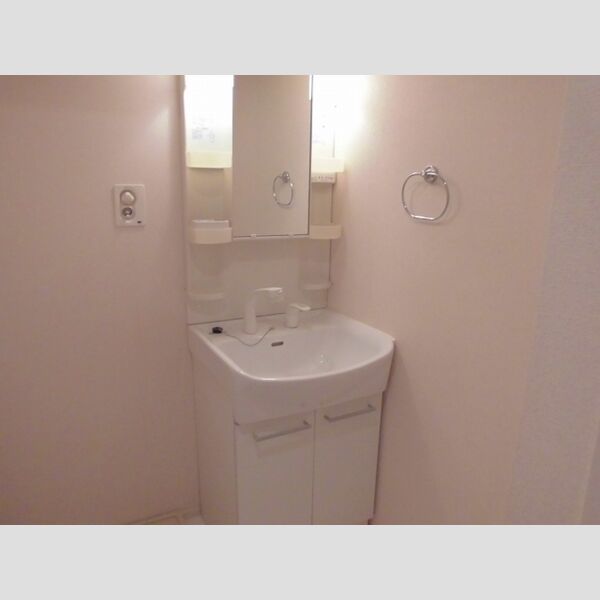 ルーチェ琴平 洗髪洗面化粧台