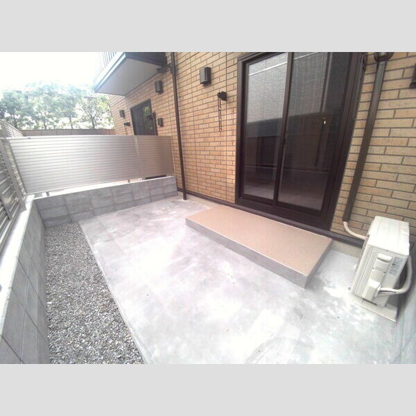 Dreamer House(ドリーマーハウス)105号室 専用のお庭があります