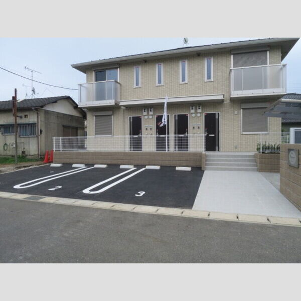 リゾーマ 駐車場