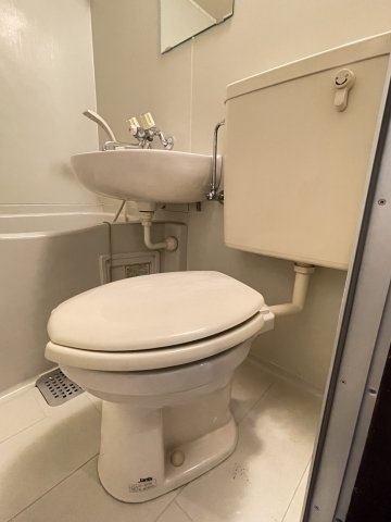 スカイコートたまプラーザ403号室 トイレ