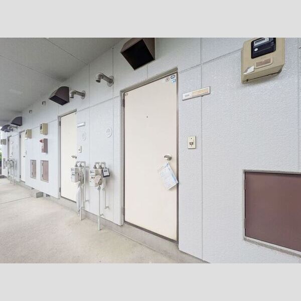 ジュネス昭島108号室 玄関表