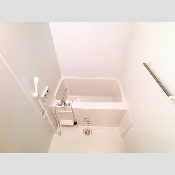 メゾン・レ・シエル203号室 浴室換気乾燥機付バスルーム