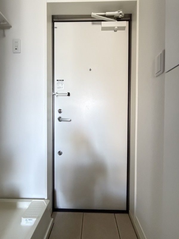 グランクオール鷺ノ宮3階 玄関