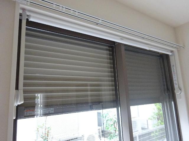 エルフェイム 窓シャッター