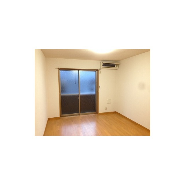 アンプルール クラージュ堀内 リビング