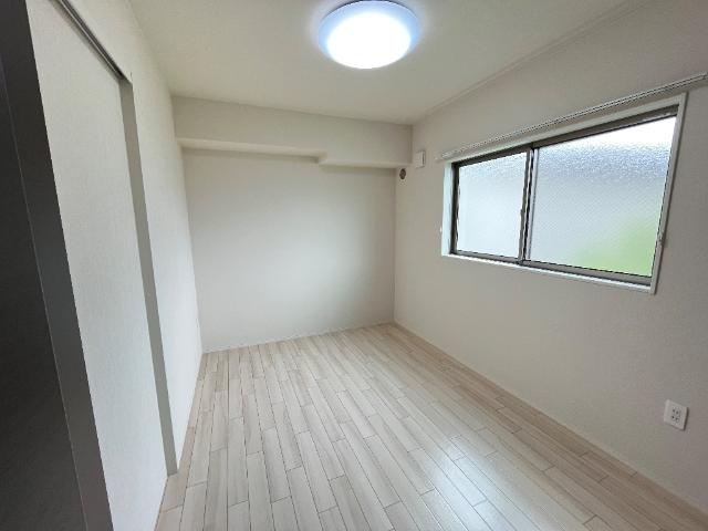 ラーバンコート大宮土屋203号室 洋室