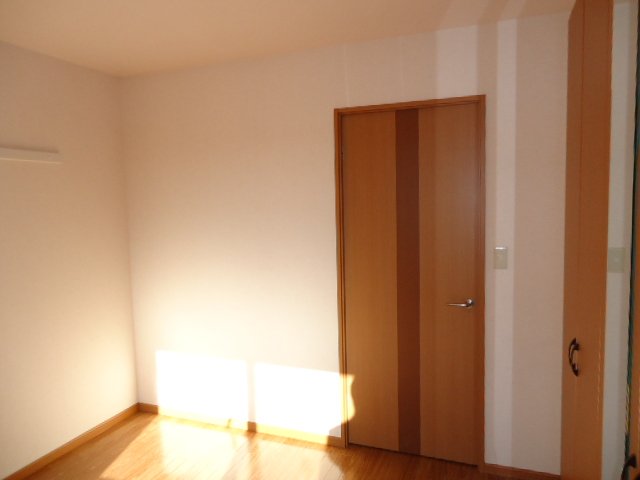 グレイスヴィラ湘南101号室 洋室・扉側