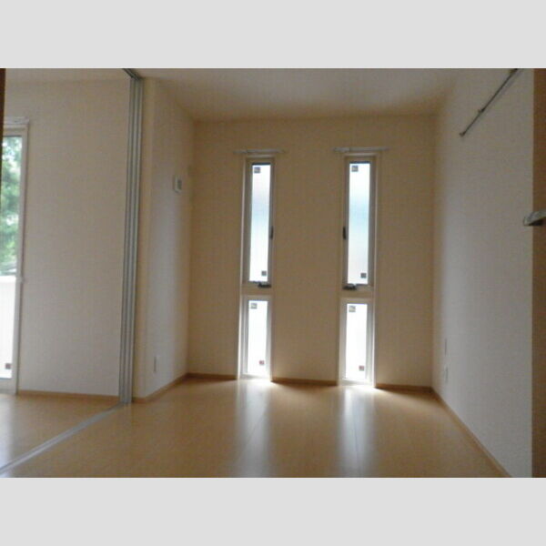 グランドソレイユ102号室 洋室