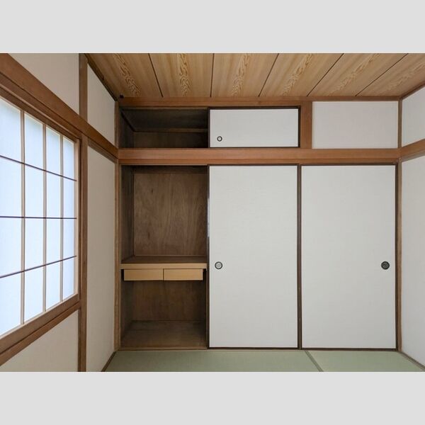 上麻生4丁目貸家 収納