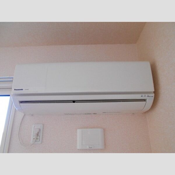 ヴィア・デル・フェリチタ102号室 ルームエアコン