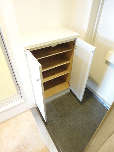 メイツ伊勢佐木長者町402号室 収納