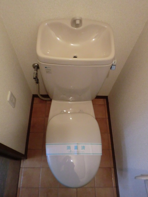 ロンウェル菊名　Ａ棟A101号室 トイレ