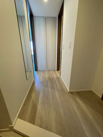 ガーラ・ステーション川崎久地5階 きれいな玄関です