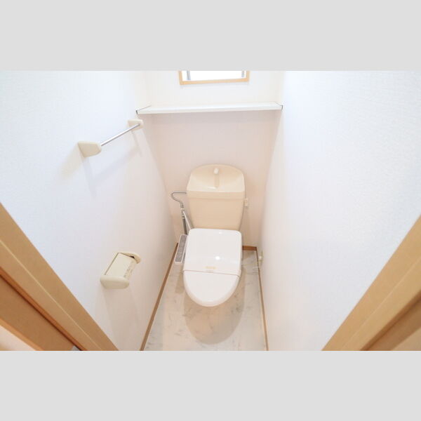 Green Heights トイレには快適な温水洗浄便座付(2021年4月設置)