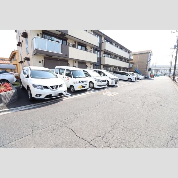 ボヌールメゾン 駐車場