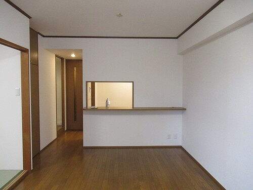 アリーナコースト壱番街 リビング（別角度）