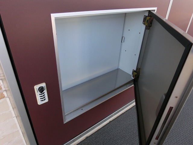 レオパレスクエスタ201号室 宅配BOX付き